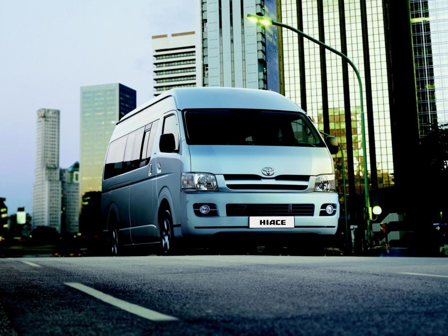  Toyota Hiace Combi High Roof 2004 года  (фото 7 из 10)